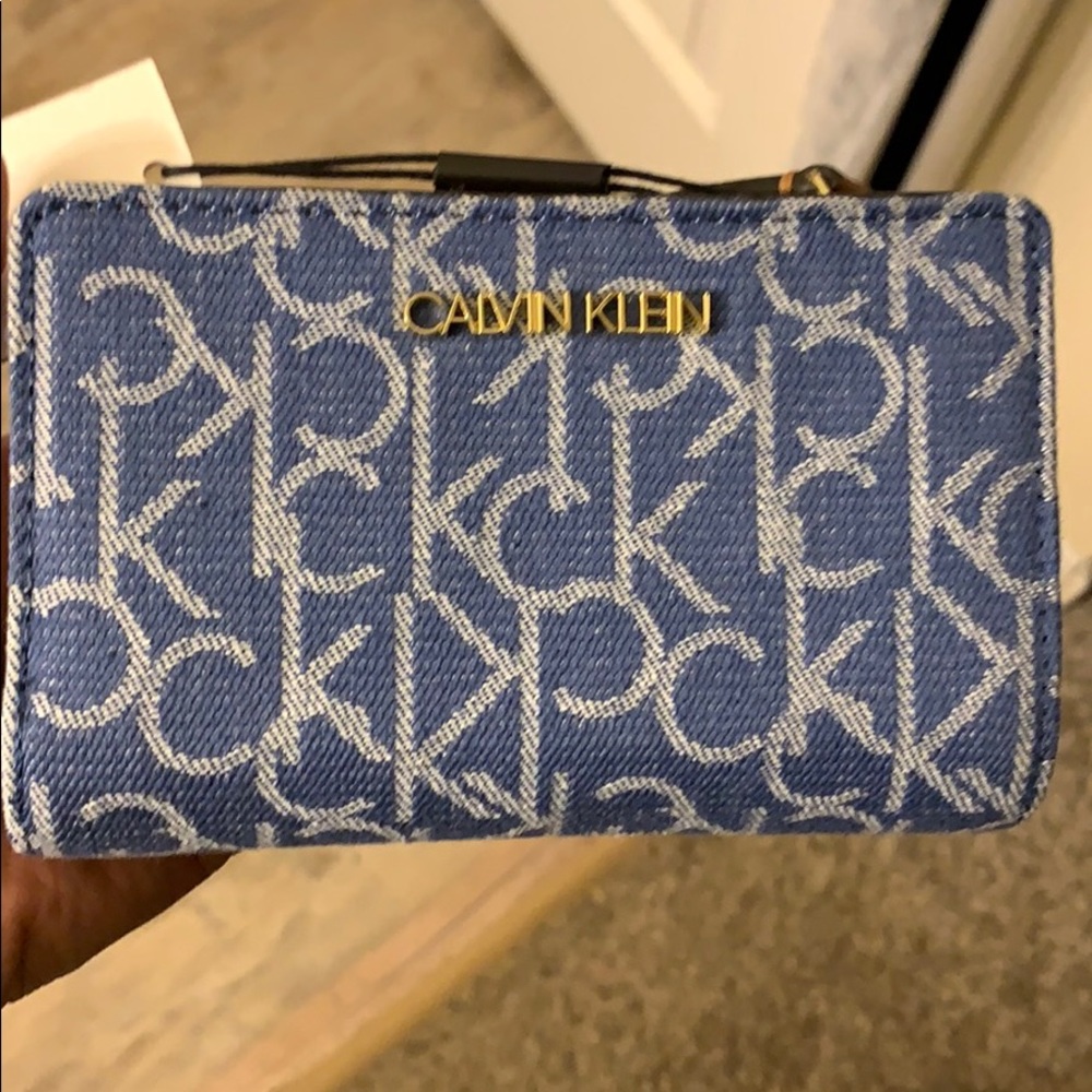 Blue wallet from Calvin Klein ( Brand New )